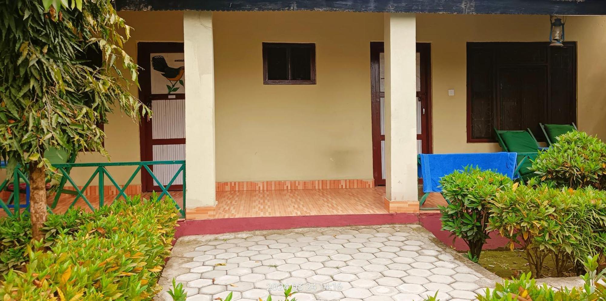 Hotel Butterfly - Peaceful Garden For Nature Lovers Sauraha Esterno foto