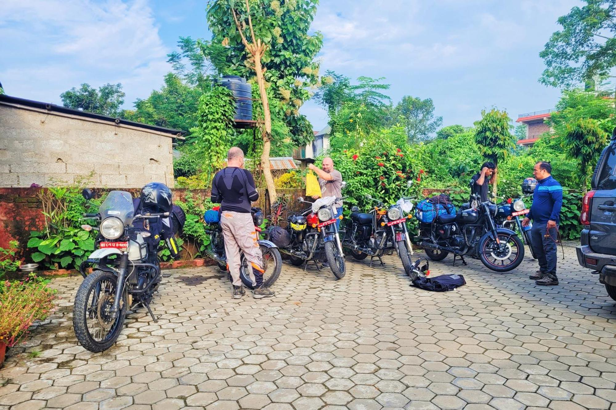 Hotel Butterfly - Peaceful Garden For Nature Lovers Sauraha Esterno foto