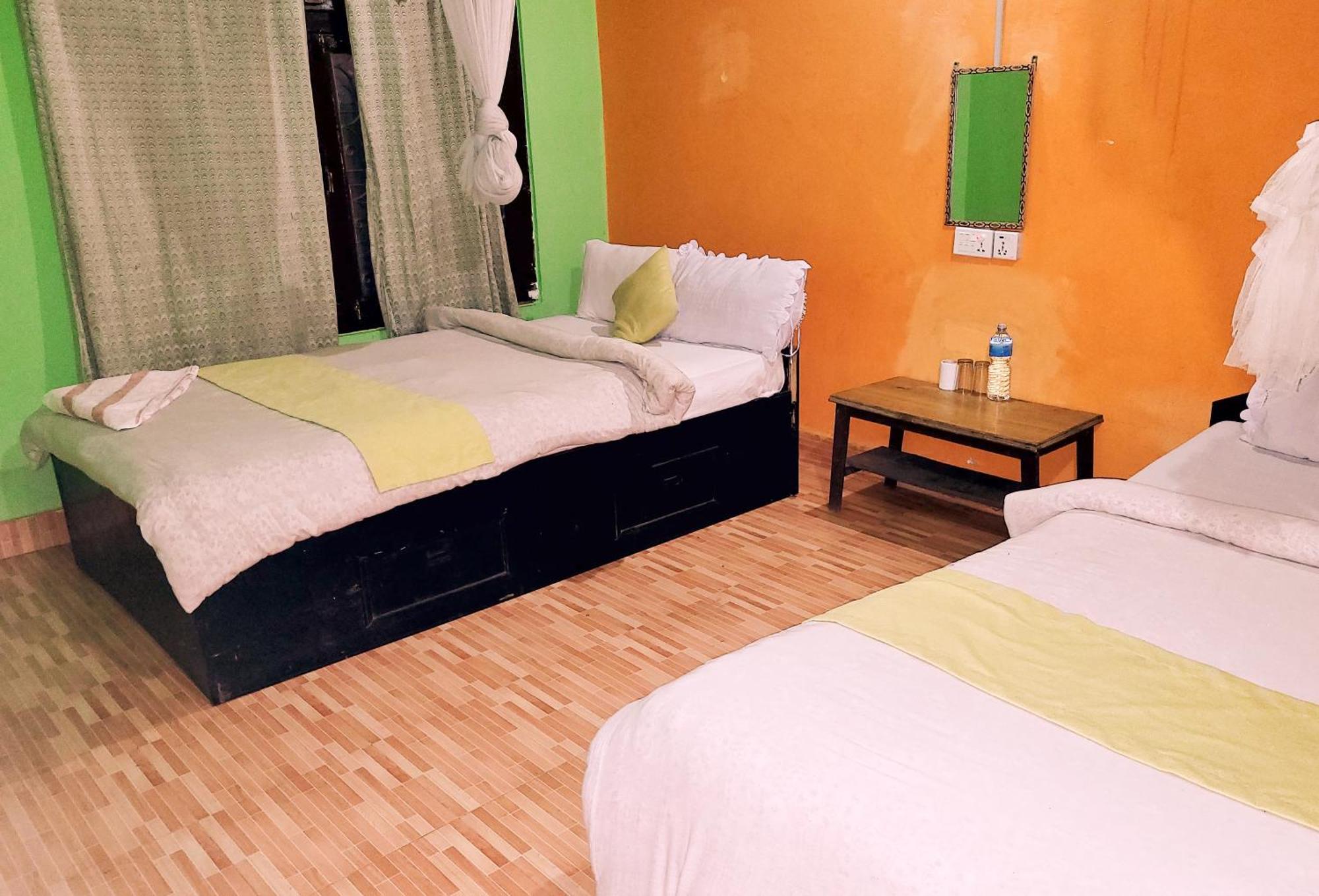 Hotel Butterfly - Peaceful Garden For Nature Lovers Sauraha Esterno foto